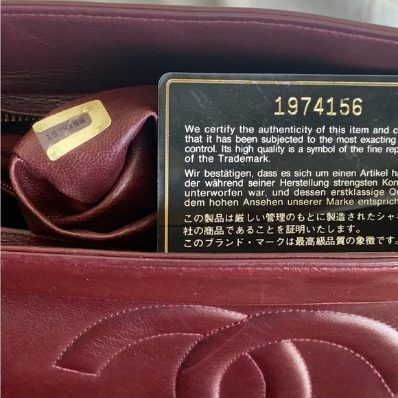 Elegant Burgundy Leather Handbag - Picture 2 of 8